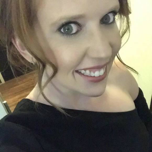 Meet your Posher, Danielle - Picture 1 of 1